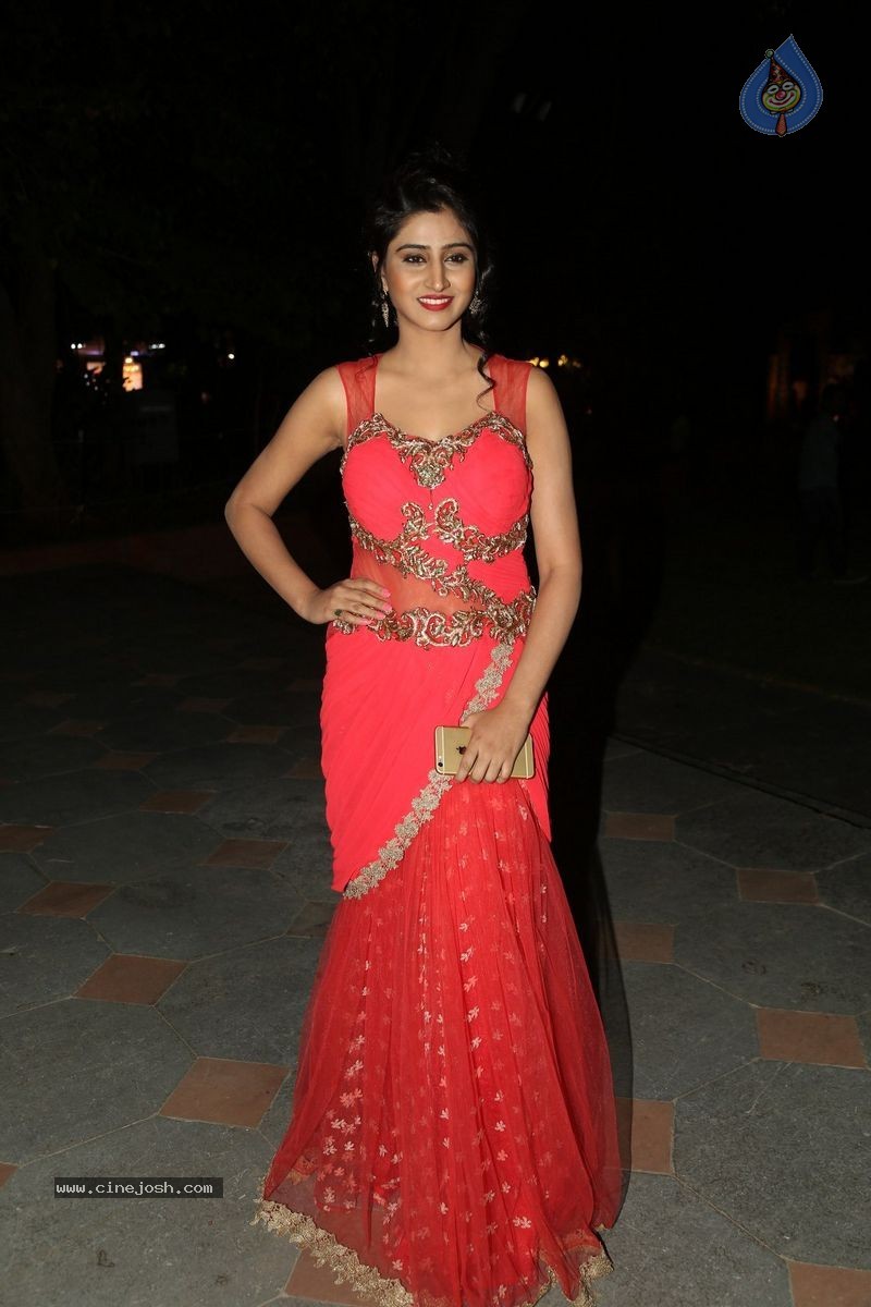 Shamili New Photos - 18 / 47 photos