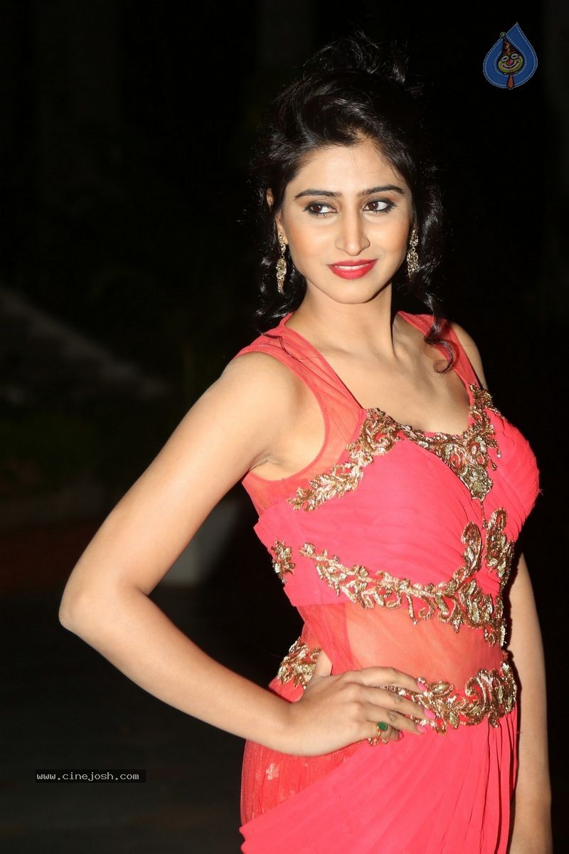 Shamili New Photos - 23 / 47 photos