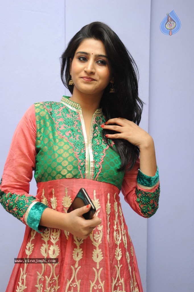 Shamili New Photos - 20 / 29 photos