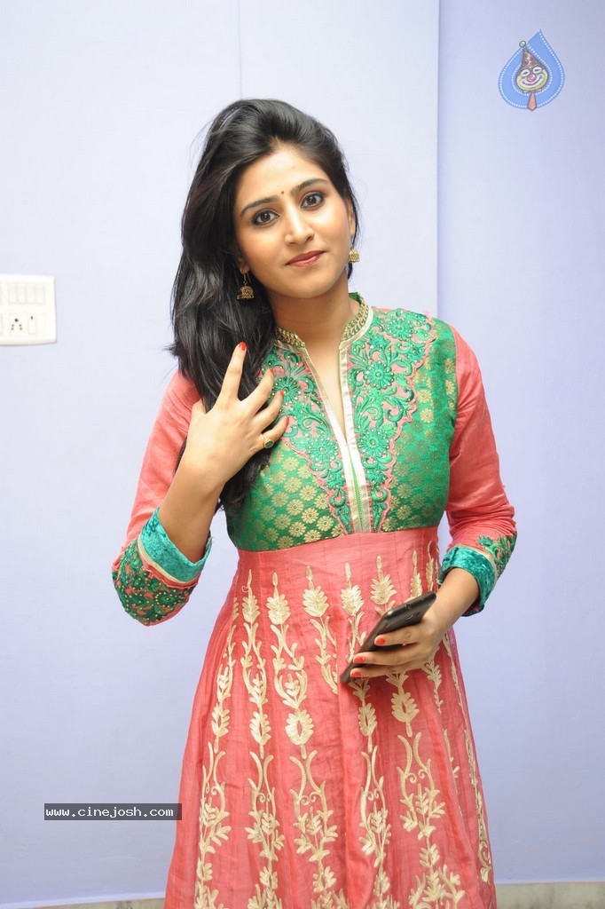 Shamili New Photos - 24 / 29 photos