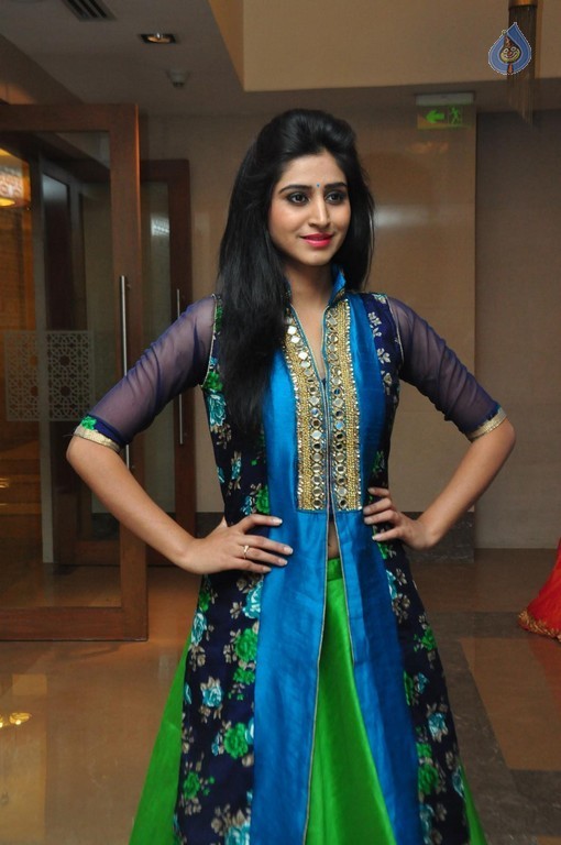 Shamili New Pics - 8 / 31 photos