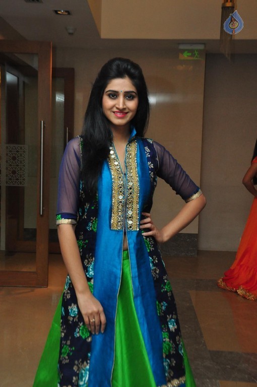 Shamili New Pics - 11 / 31 photos