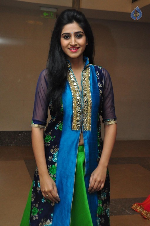 Shamili New Pics - 25 / 31 photos