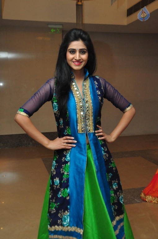 Shamili New Pics - 29 / 31 photos