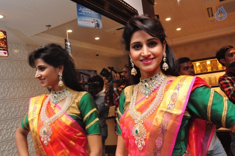 Shamili New Pics - 6 / 29 photos