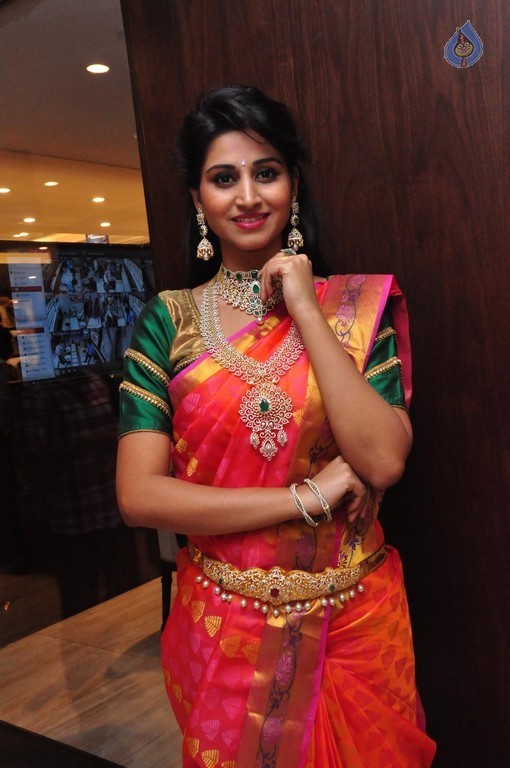 Shamili New Pics - 12 / 29 photos