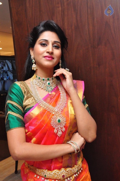 Shamili New Pics - 29 / 29 photos