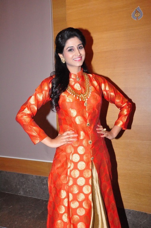 Shamili New Stills - 1 / 35 photos