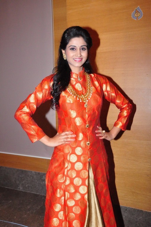 Shamili New Stills - 13 / 35 photos