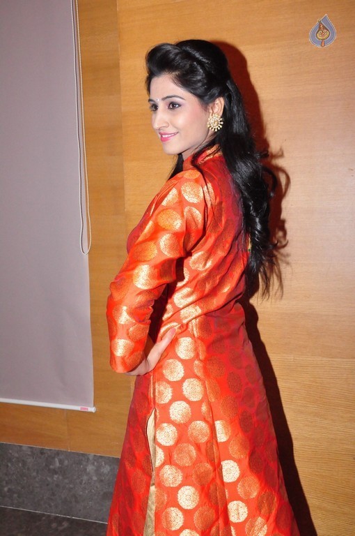 Shamili New Stills - 23 / 35 photos