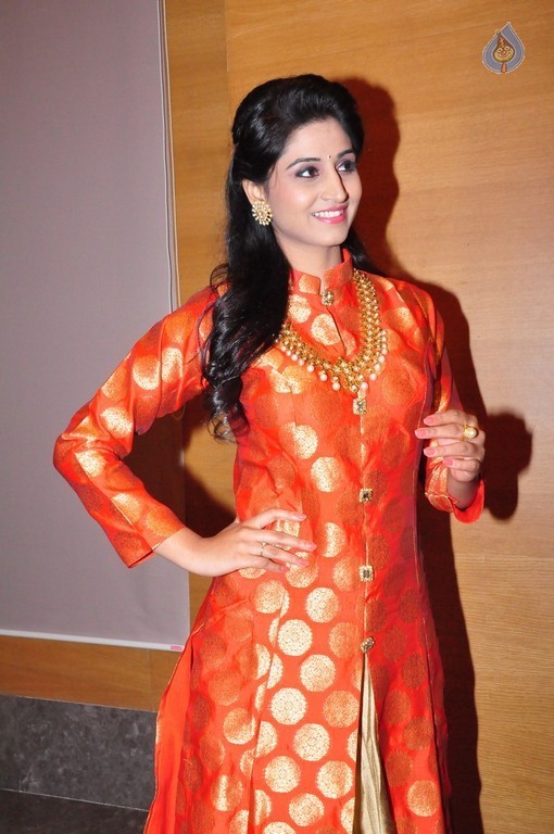 Shamili New Stills - 30 / 35 photos