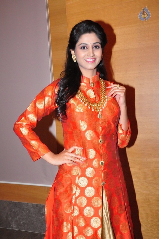 Shamili New Stills - 35 / 35 photos