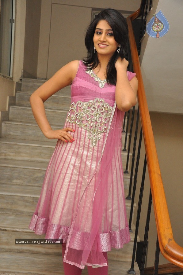 Shamili New Stills - 46 / 54 photos