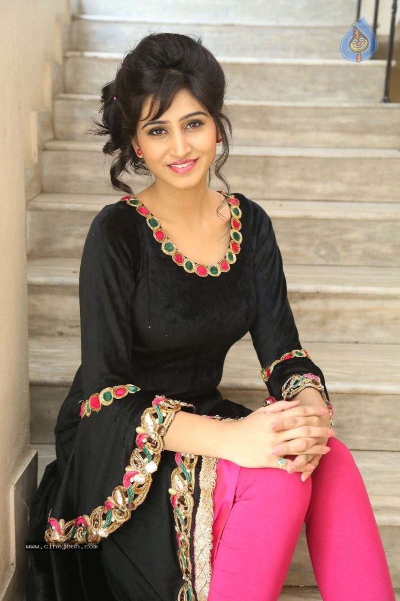 Shamili Photos - 4 / 60 photos