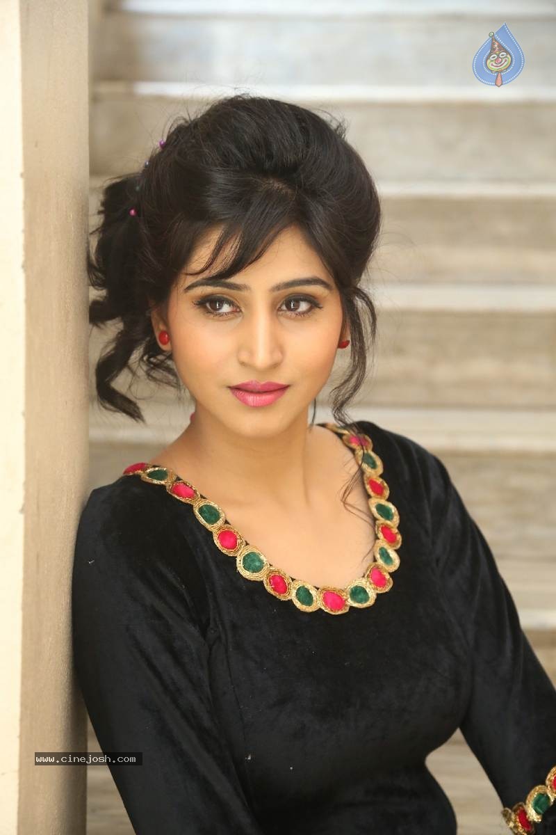 Shamili Photos - 9 / 60 photos