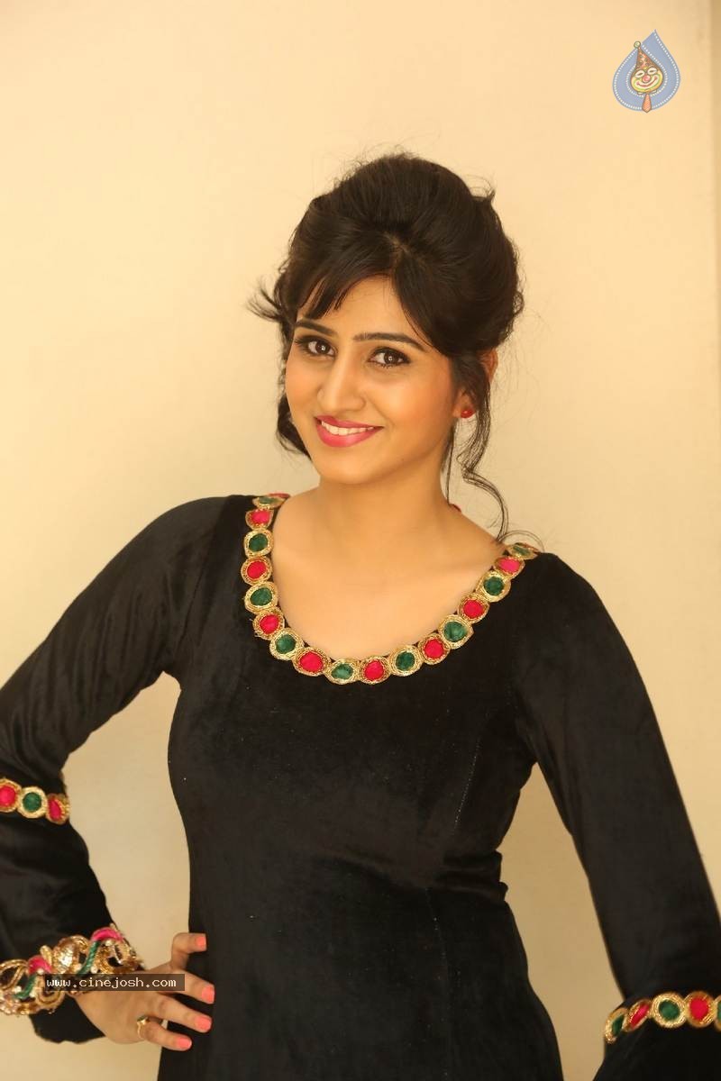 Shamili Photos - 34 / 60 photos