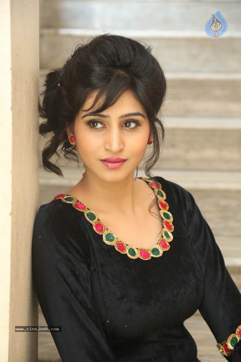 Shamili Photos - 39 / 60 photos