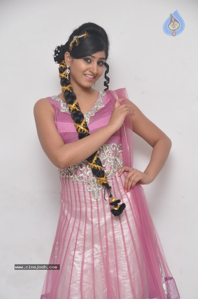 Shamili Stills - 2 / 53 photos