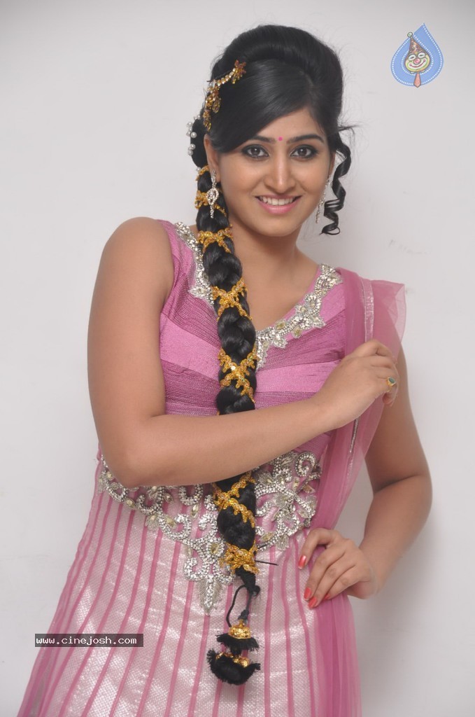 Shamili Stills - 10 / 53 photos