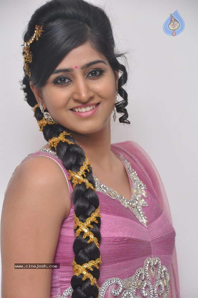 Shamili Stills - 13 / 53 photos