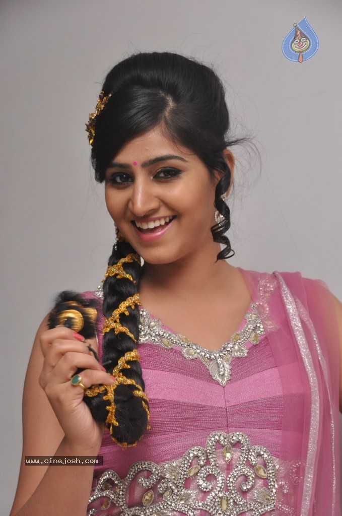 Shamili Stills - 20 / 53 photos