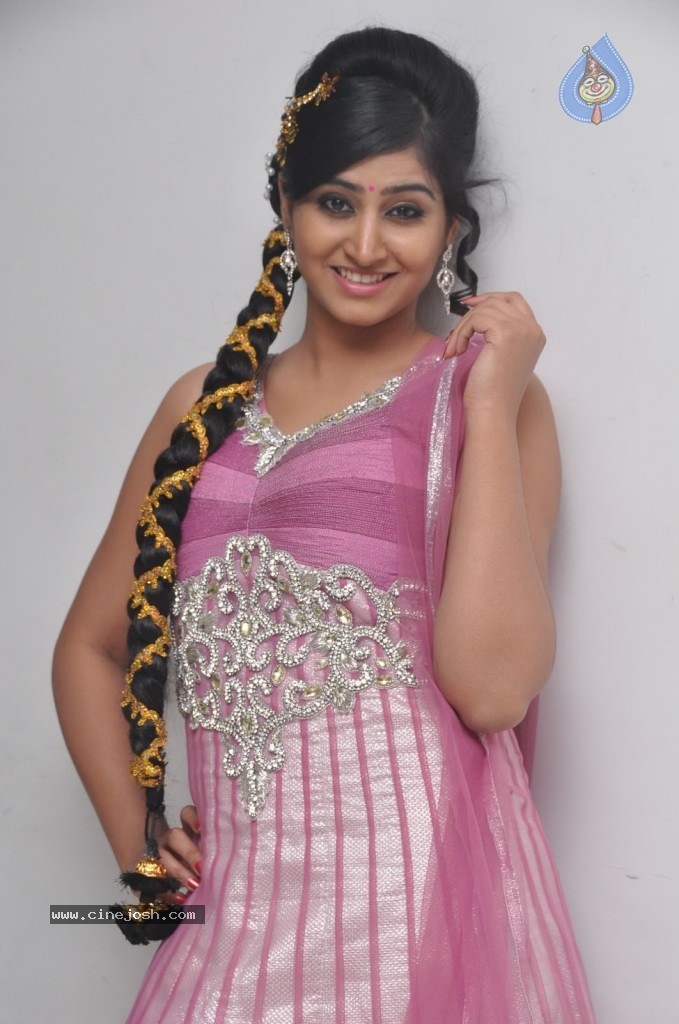 Shamili Stills - 28 / 53 photos