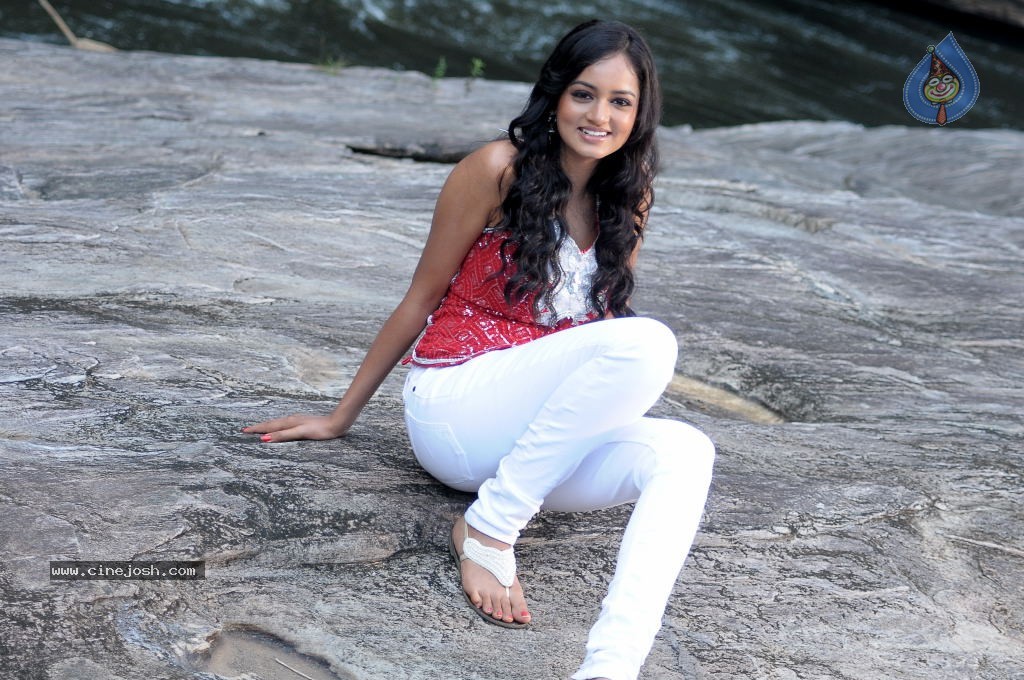 Shanvi Hot Stills - 25 / 63 photos