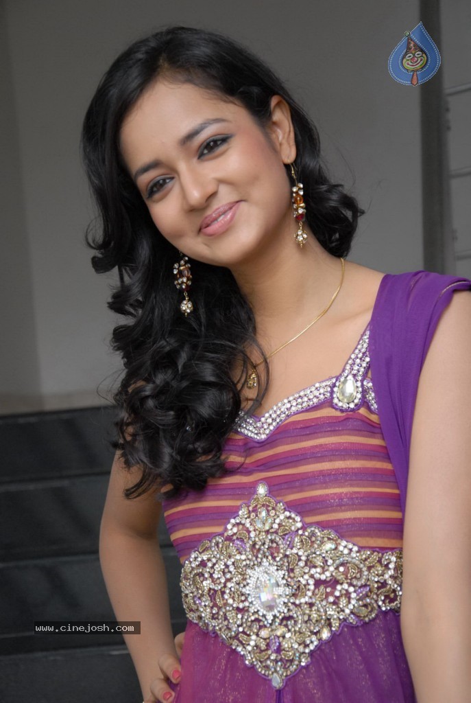 Shanvi Latest Gallery - 28 / 64 photos