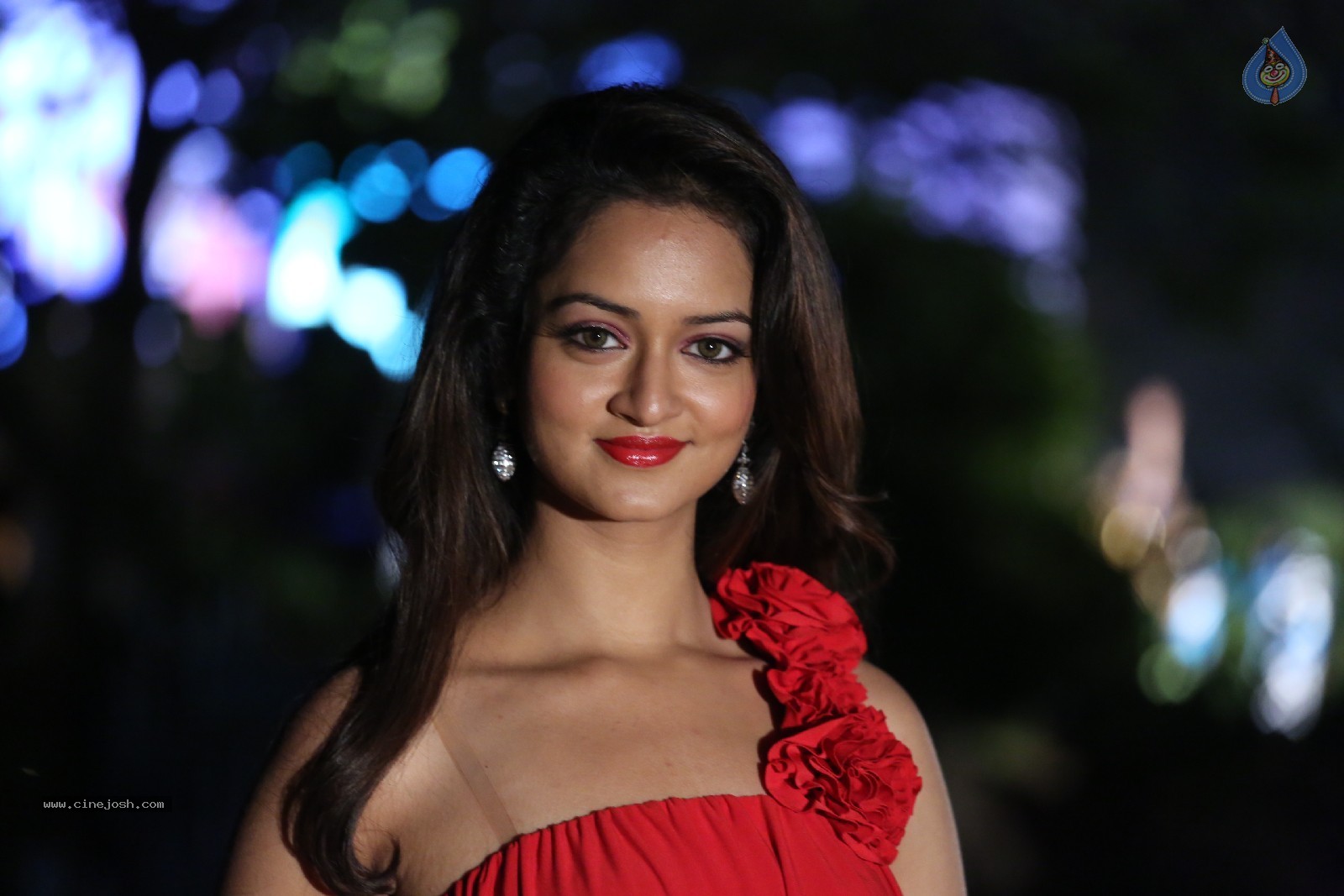 Shanvi New Pics - 38 / 94 photos