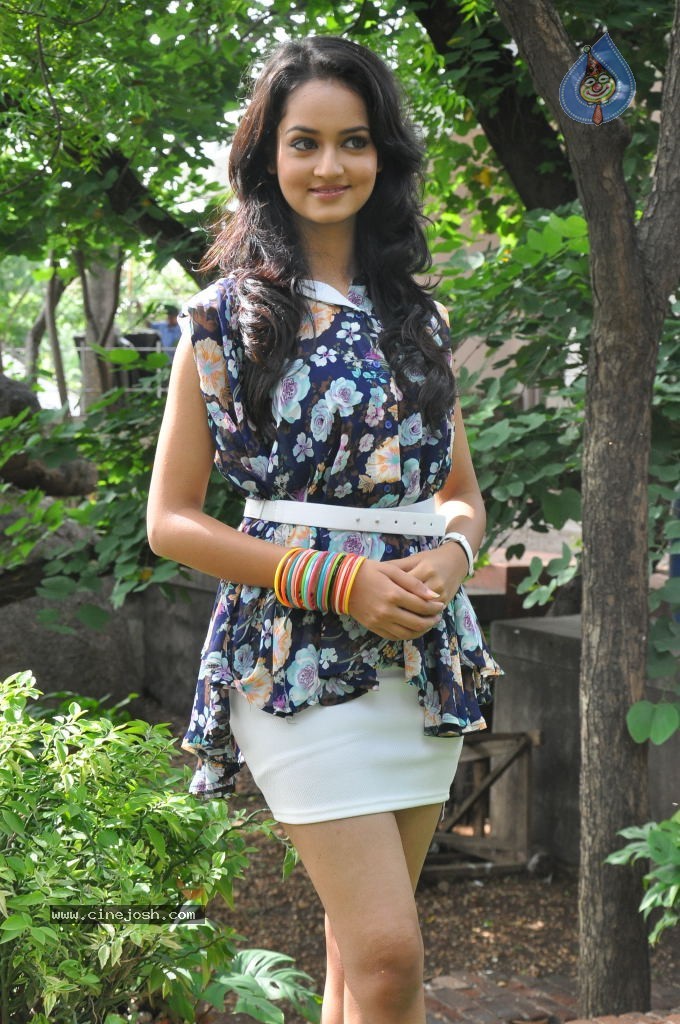 Shanvi New Stills - 4 / 30 photos