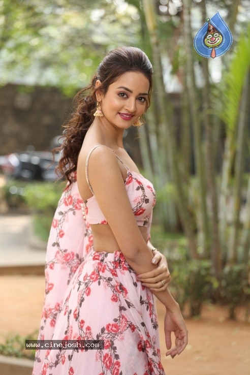 Shanvi Srivastava Photos - 19 / 42 photos