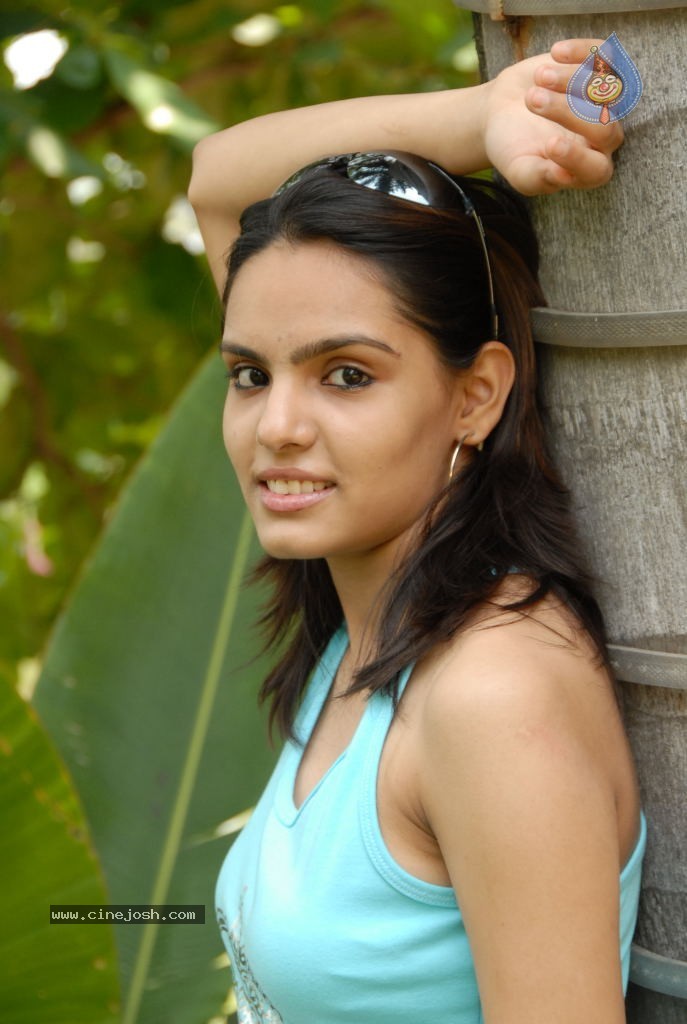 Sharan Latest Stills - 67 / 118 photos