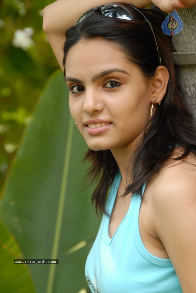 Sharan Latest Stills - 88 / 118 photos