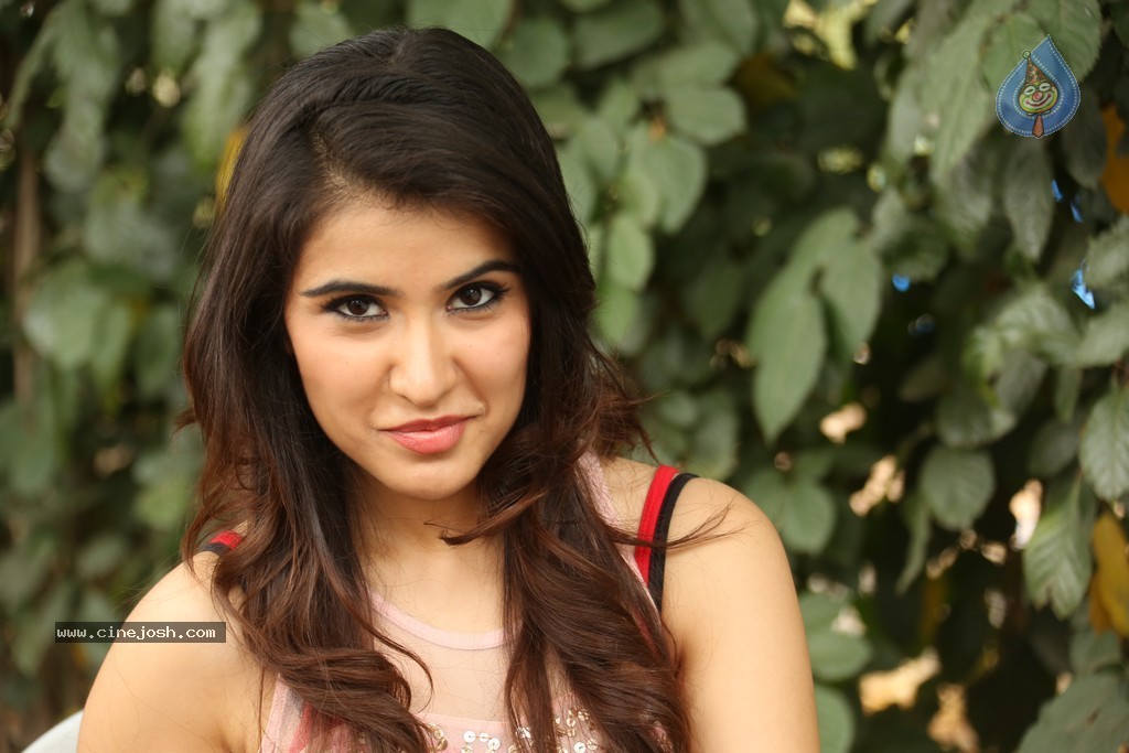 Sheena Bajaj Stills - 26 / 62 photos