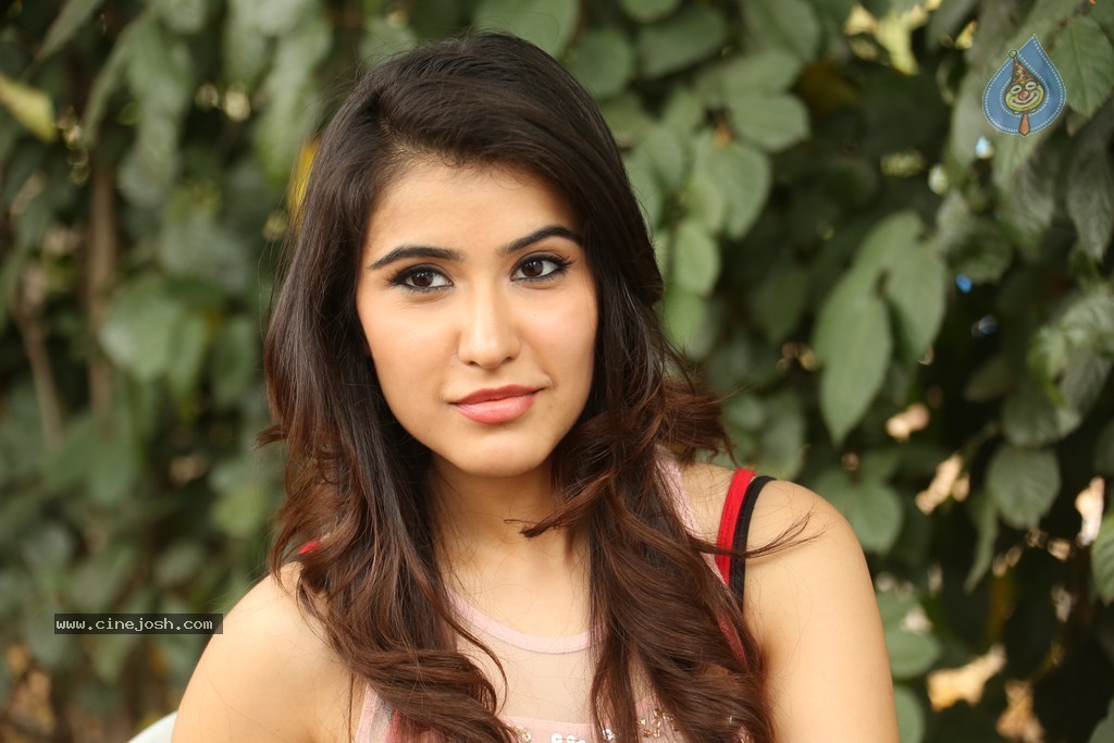 Sheena Bajaj Stills - 30 / 62 photos