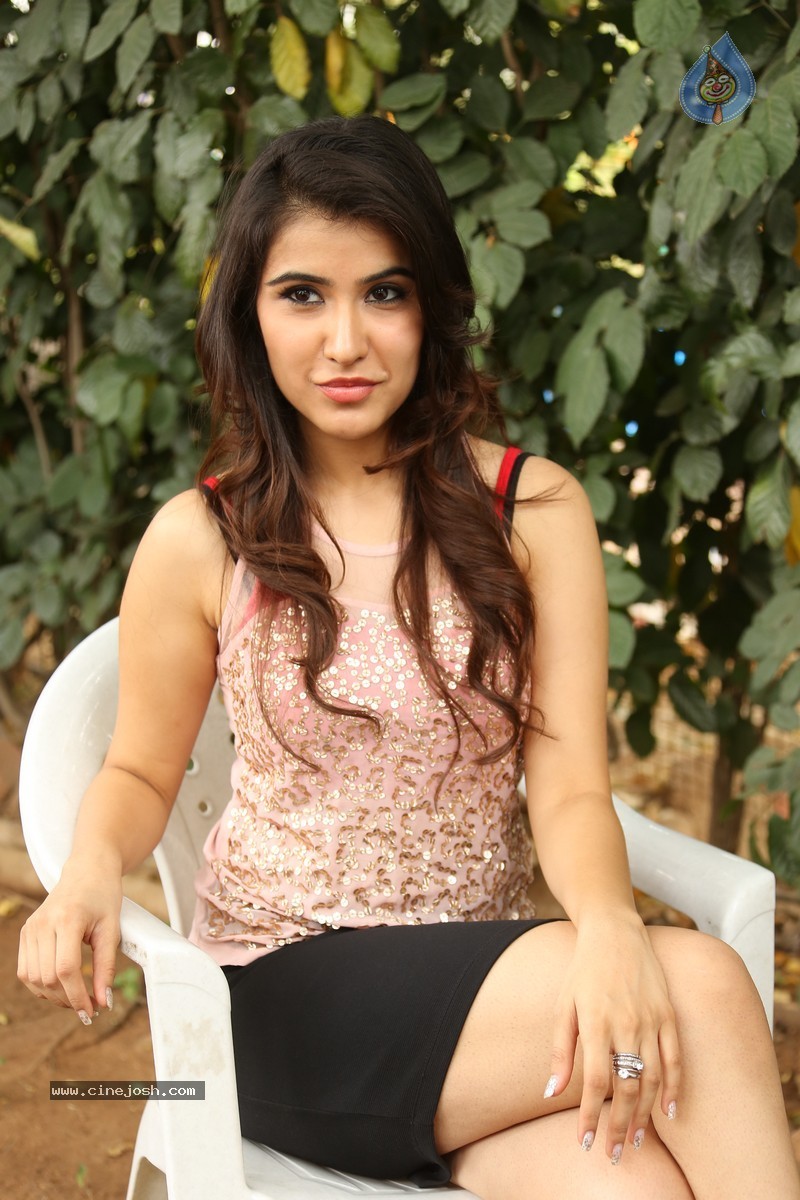 Sheena Bajaj Stills - 33 / 62 photos