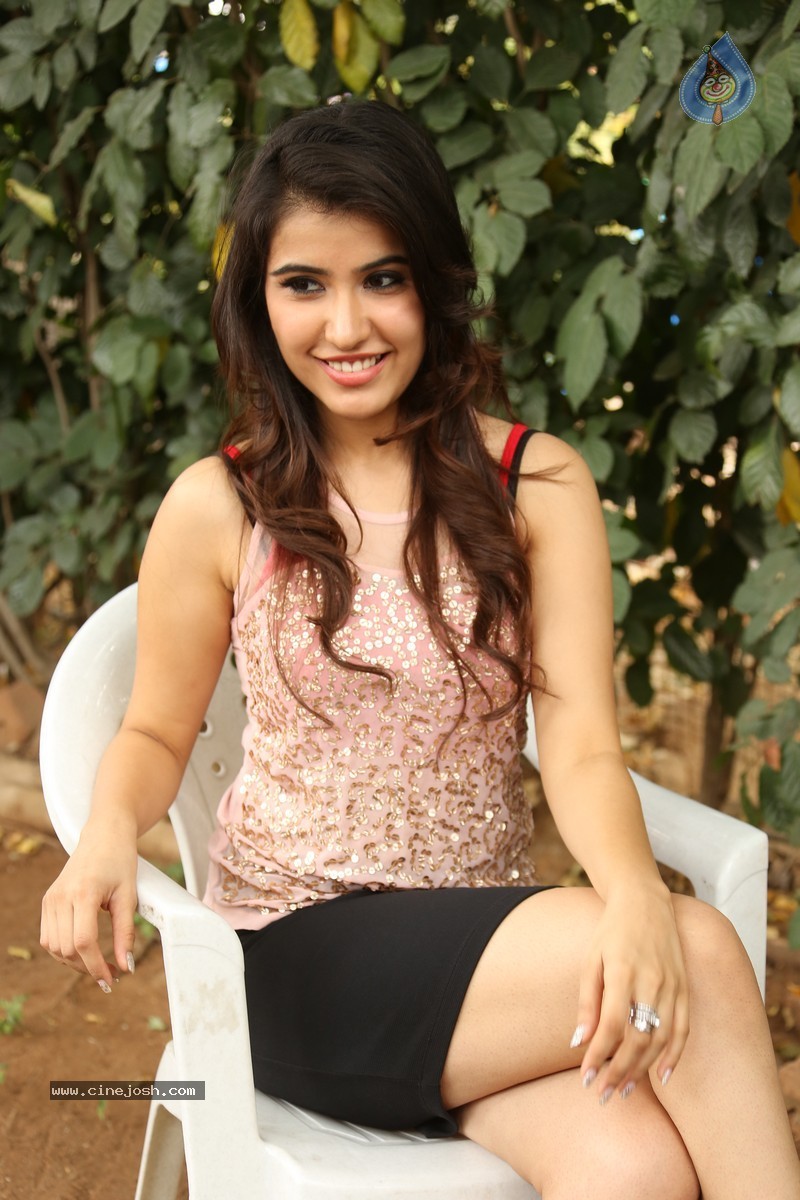 Sheena Bajaj Stills - 59 / 62 photos