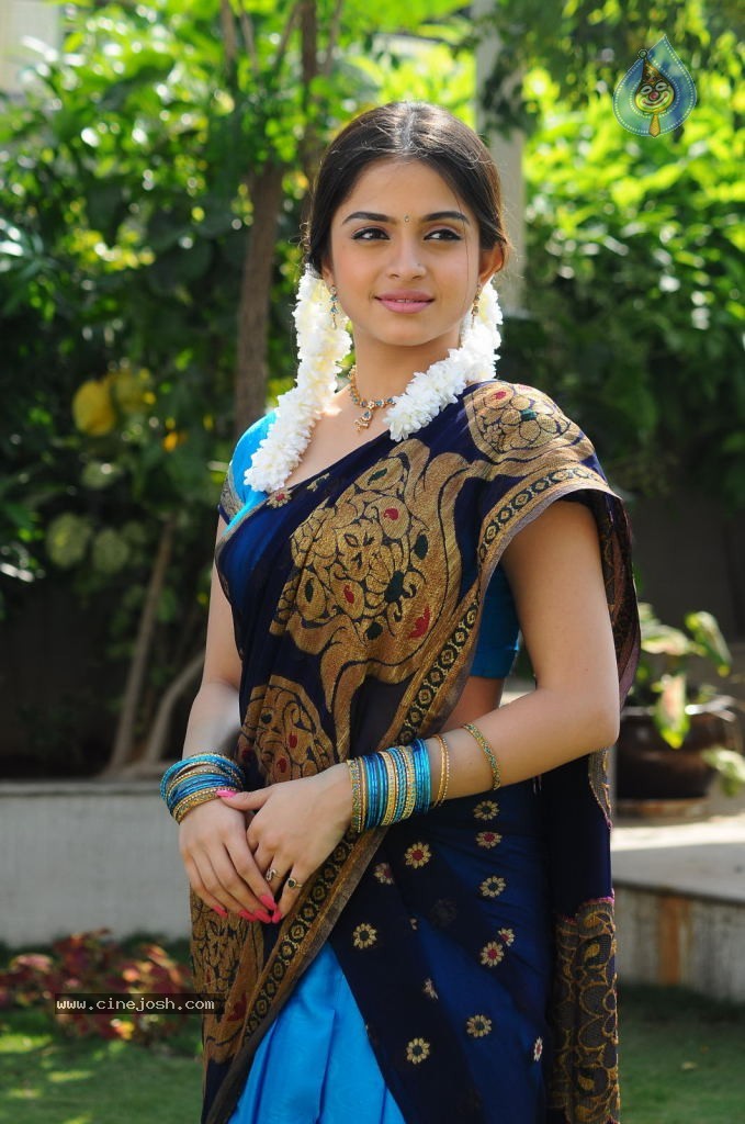 Sheena Cute Gallery - 40 / 62 photos