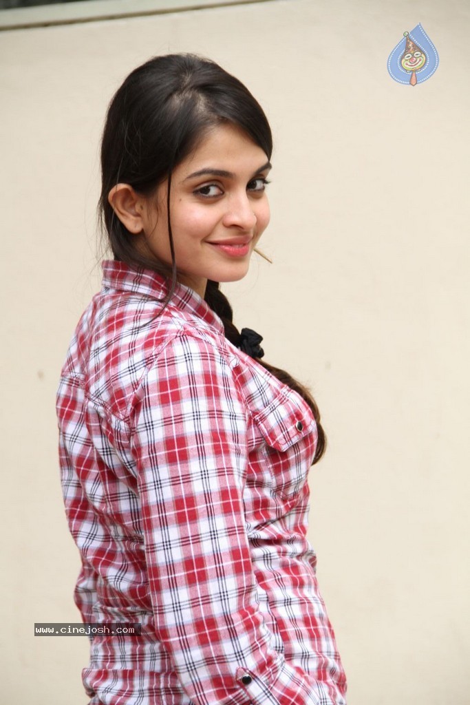 Sheena New Pics - 40 / 119 photos