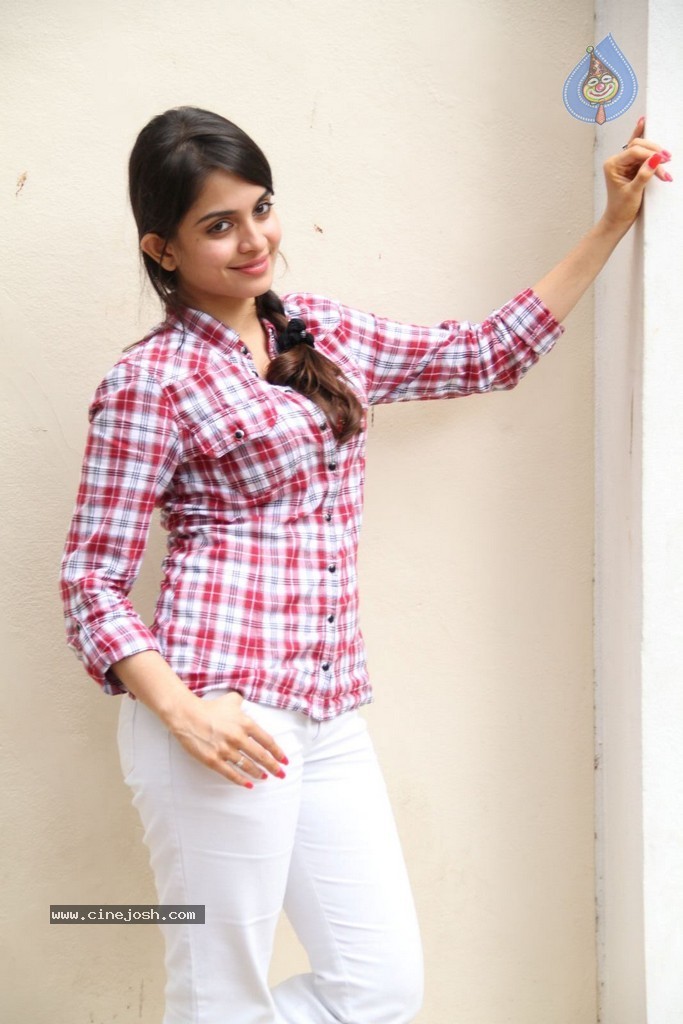 Sheena New Pics - 72 / 119 photos