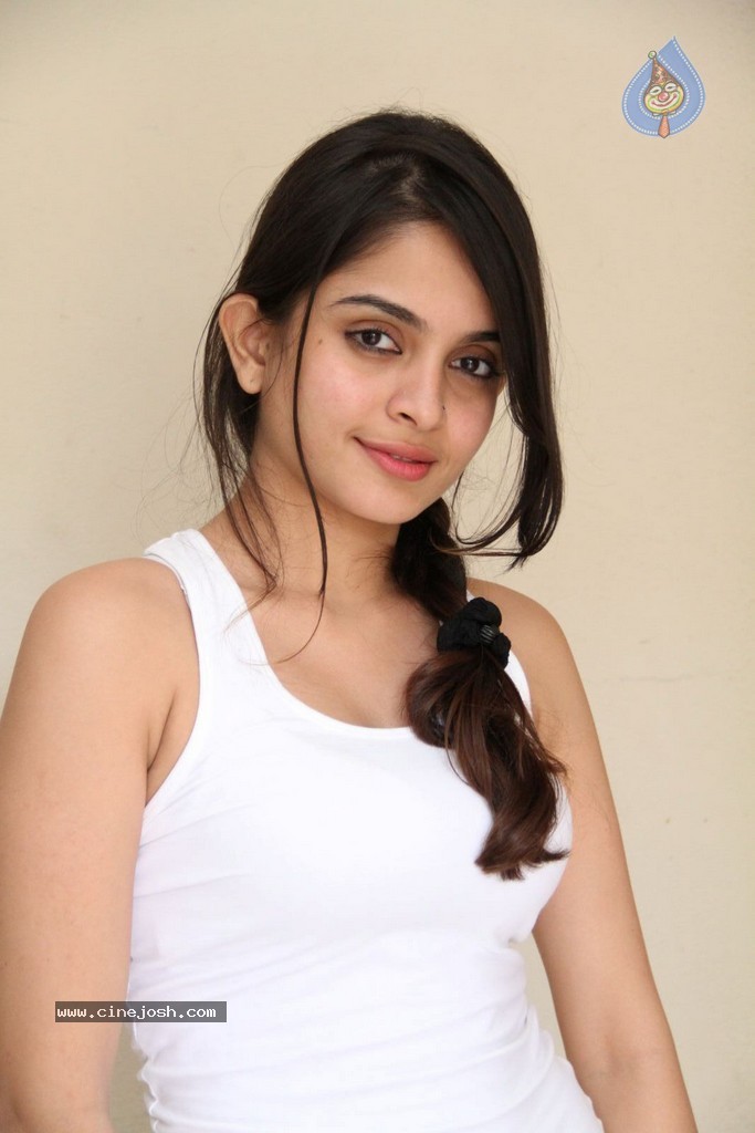 Sheena New Pics - 93 / 119 photos