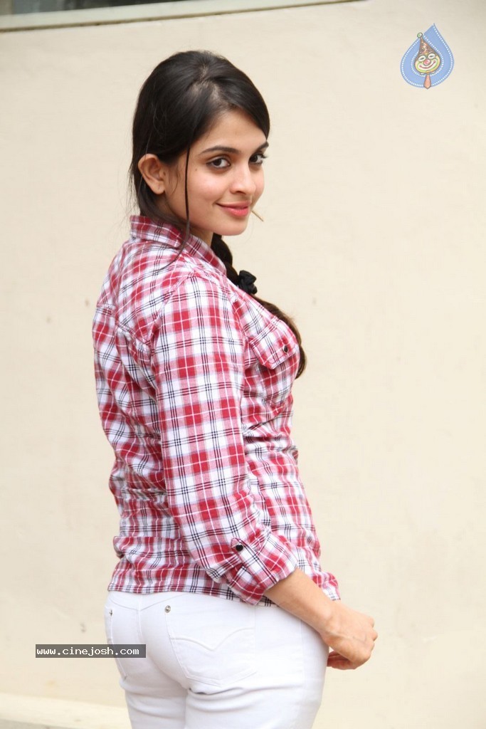 Sheena New Pics - 100 / 119 photos