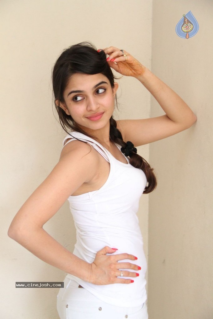 Sheena New Pics - 114 / 119 photos