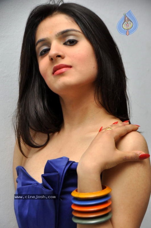 Shefali Sharma Hot Stills - 6 / 80 photos