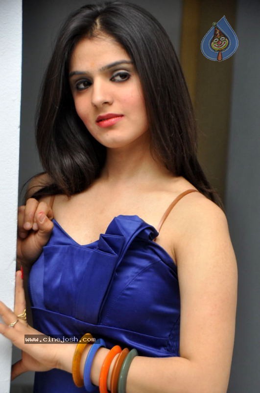 Shefali Sharma Hot Stills - 29 / 80 photos