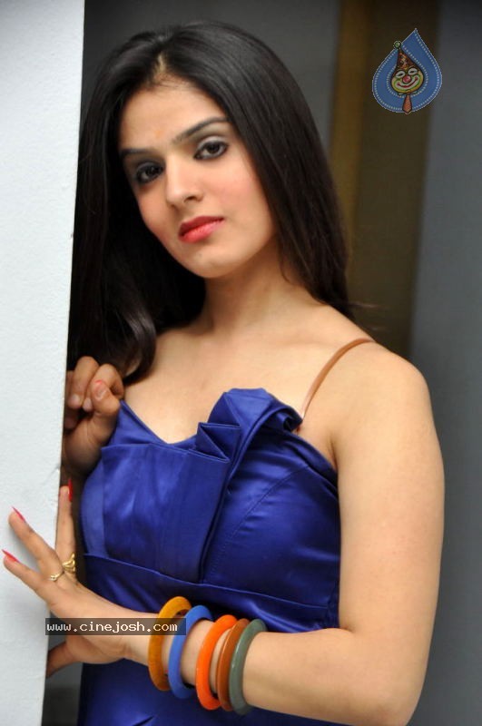 Shefali Sharma Hot Stills - 75 / 80 photos