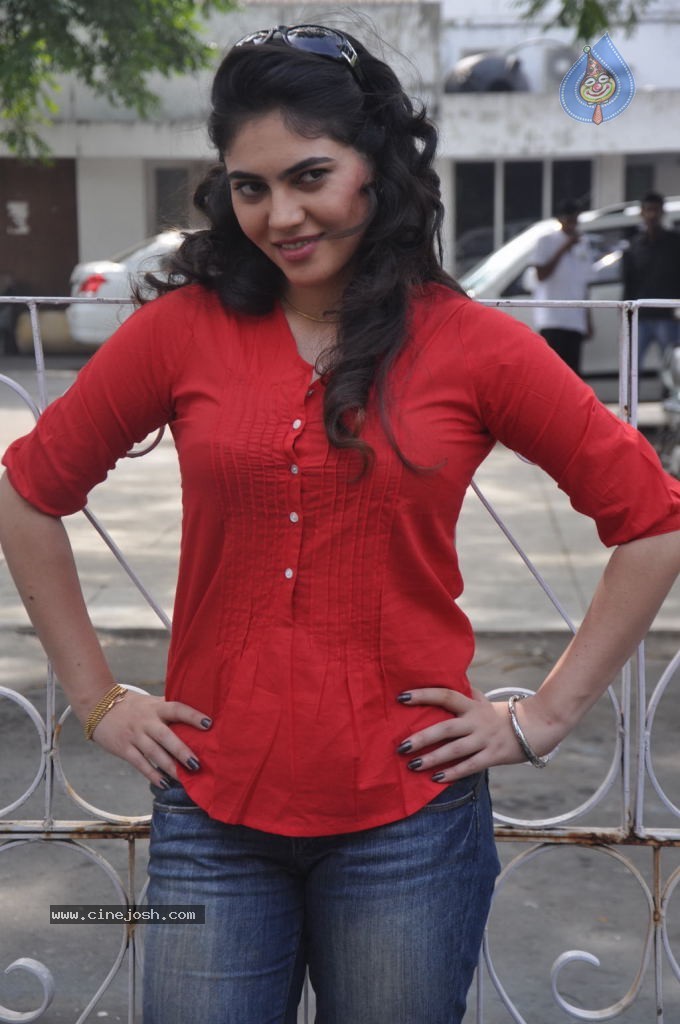 Sherin Stills - 1 / 26 photos