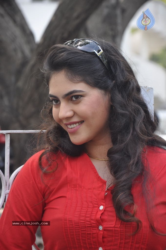 Sherin Stills - 20 / 26 photos