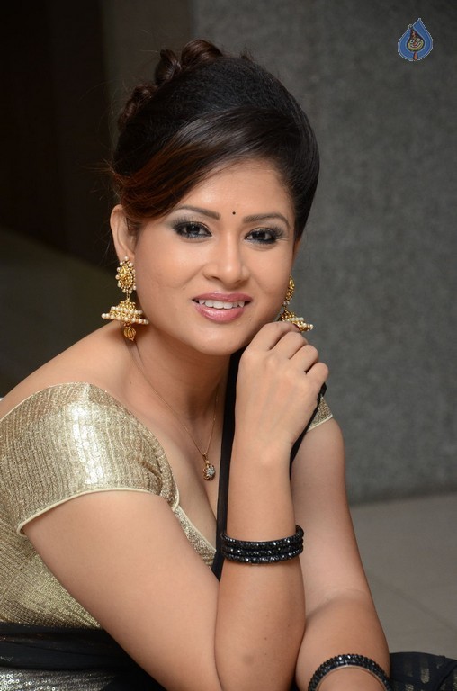 Shilpa Chakravarthy Pics - 13 / 61 photos