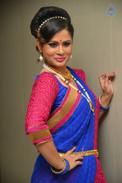 Shilpa Chakravarthy Pics - 16 / 21 photos